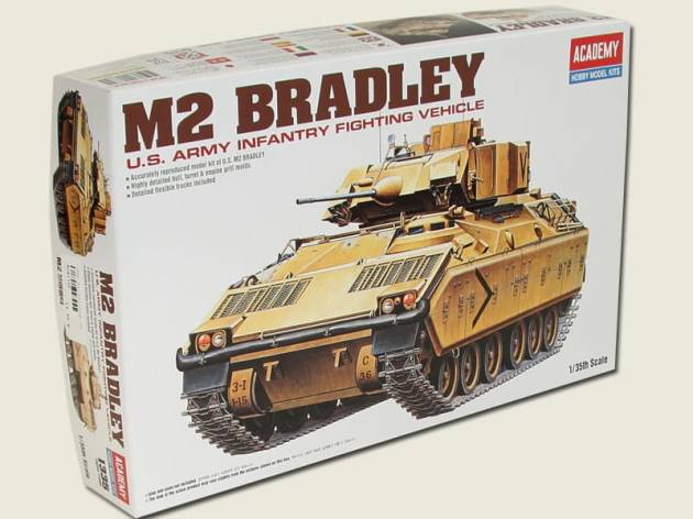 Academy ACA13237 M2 Bradley US Army IFV / 1:35